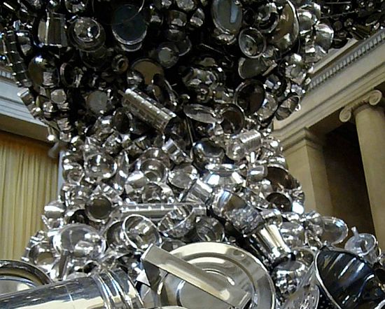 mushroom-cloud-sculpture-by-subodh-gupta_4_h5qu3_69