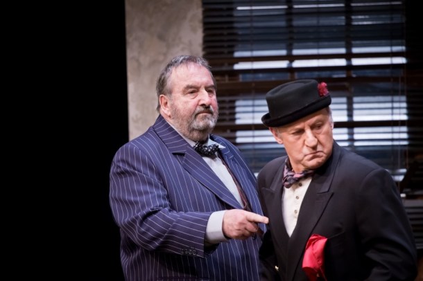 Źródło: http://www.teatr6pietro.pl/spektakl/s-oneczni-ch-opcy  